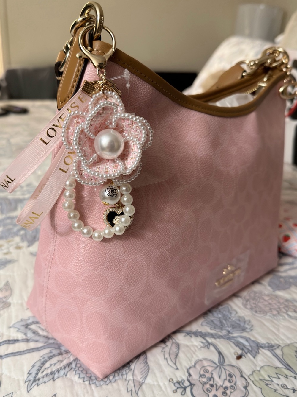 Elegant Pink Pearl Flower Keychain - Designer-Inspired Women’s Accessory